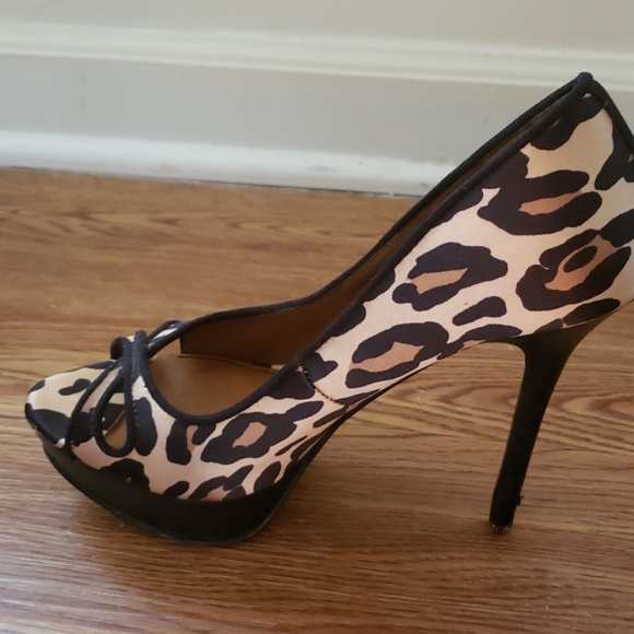 Zara Satin Leopards Peep Toe - Picture 5 of 7